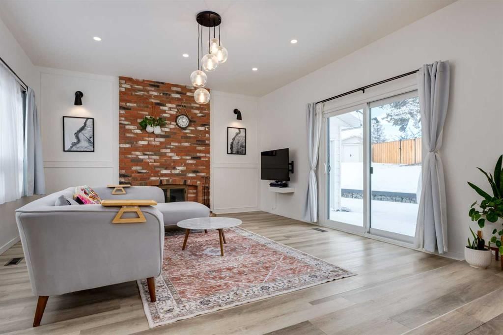 820 Cantrell Place SW, Calgary — photo 5 of 50