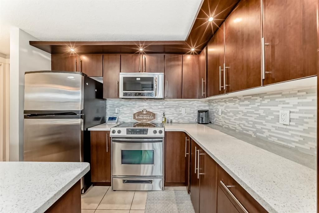 120 West Springs Road SW, Calgary — photo 4 of 28