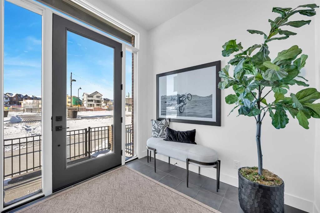 12 Greenwich Heath NW, Calgary — photo 3 of 49