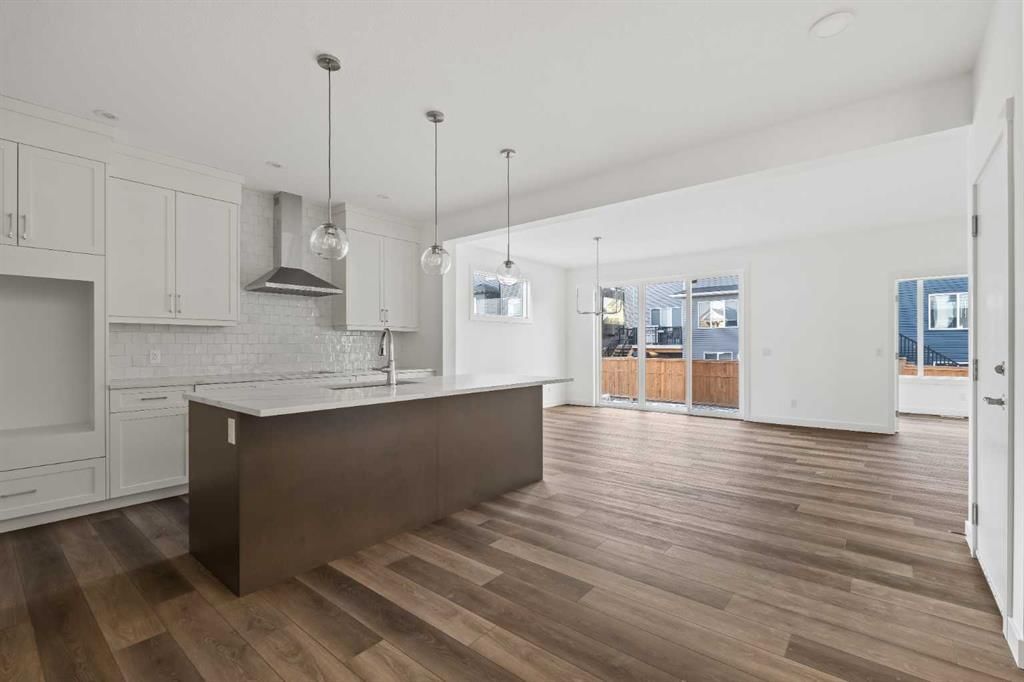 208 Starling Place NW, Calgary — photo 3 of 33