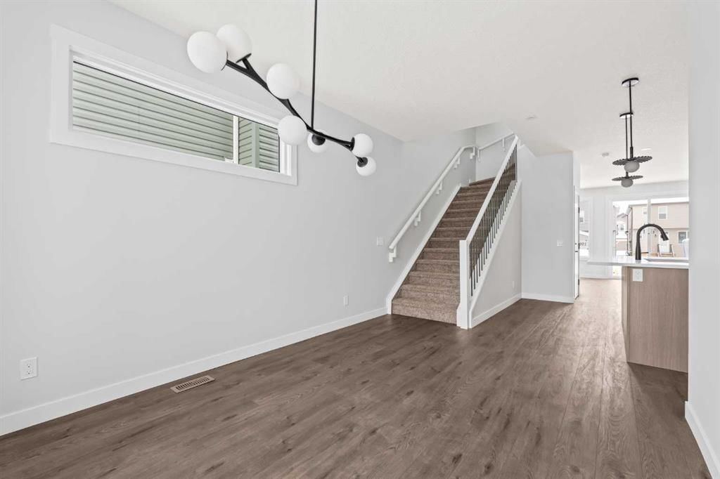 19819 45 Street SE, Calgary — photo 5 of 40
