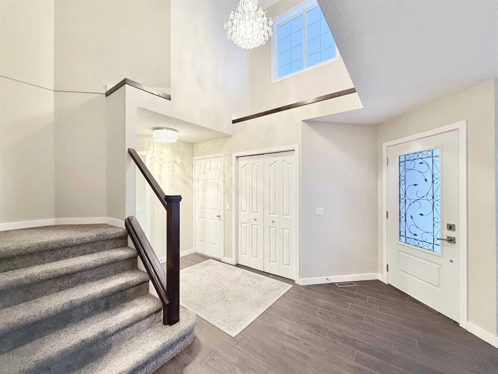 161 Springbank Place SW, Calgary — photo 2 of 32