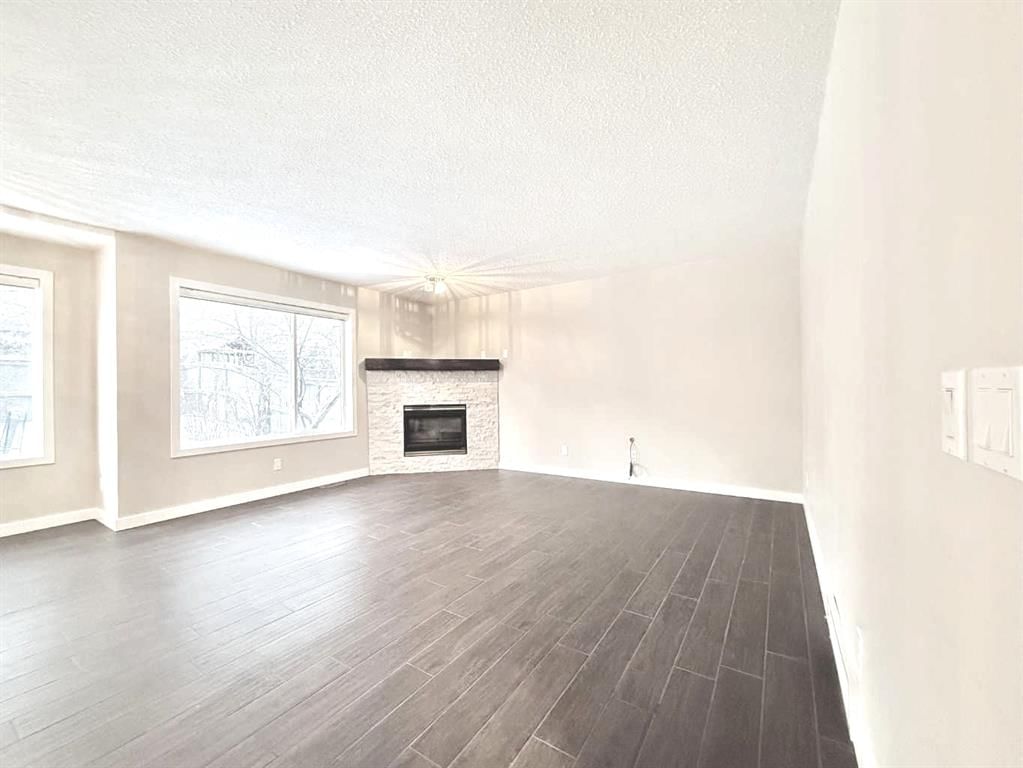 161 Springbank Place SW, Calgary — photo 4 of 32