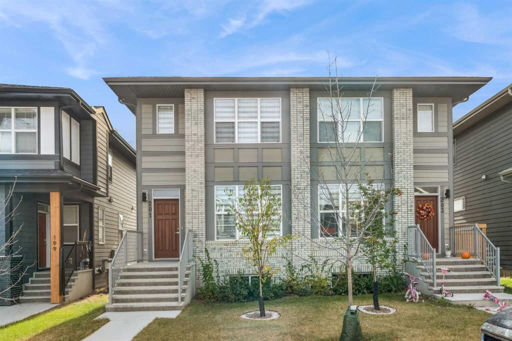 201 Magnolia Terrace SE, Calgary — main listing photo