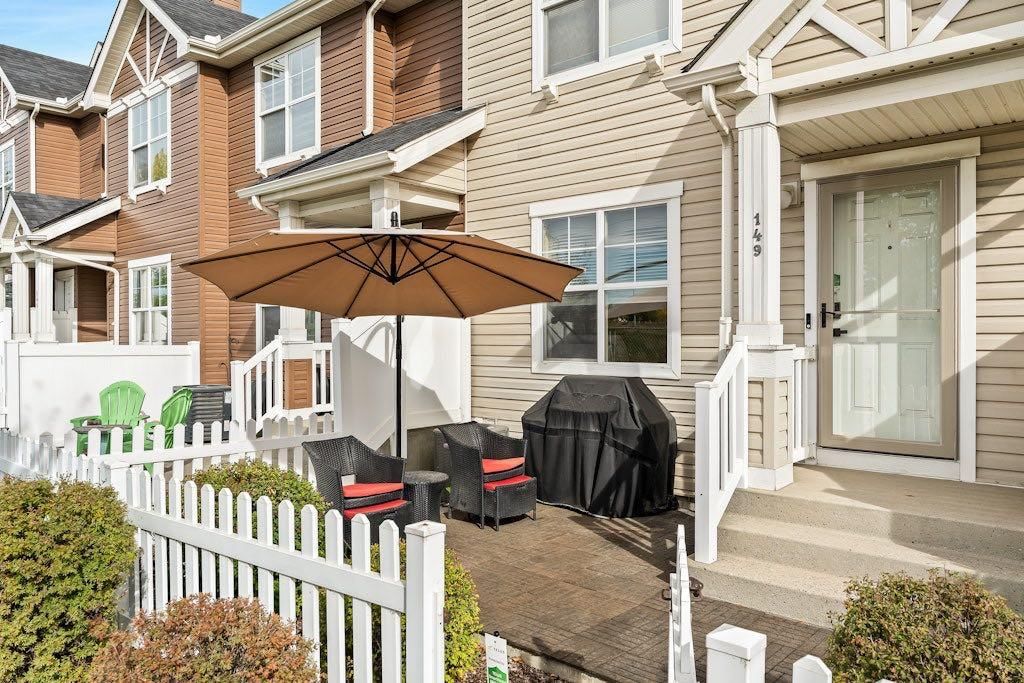 149 Elgin Gardens SE, Calgary — photo 2 of 38