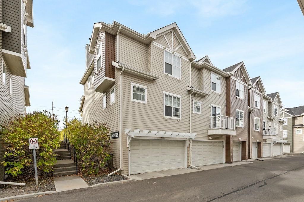 149 Elgin Gardens SE, Calgary — photo 3 of 38