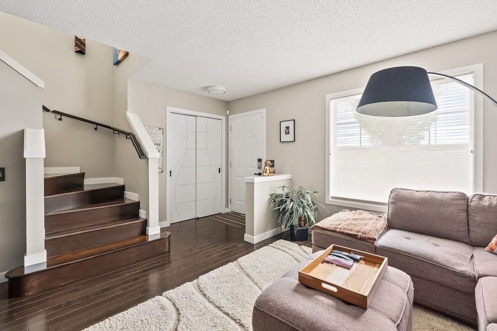 149 Elgin Gardens SE, Calgary — photo 4 of 38