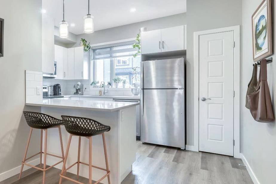 207, 850 Belmont Drive SW, Calgary — photo 3 of 33