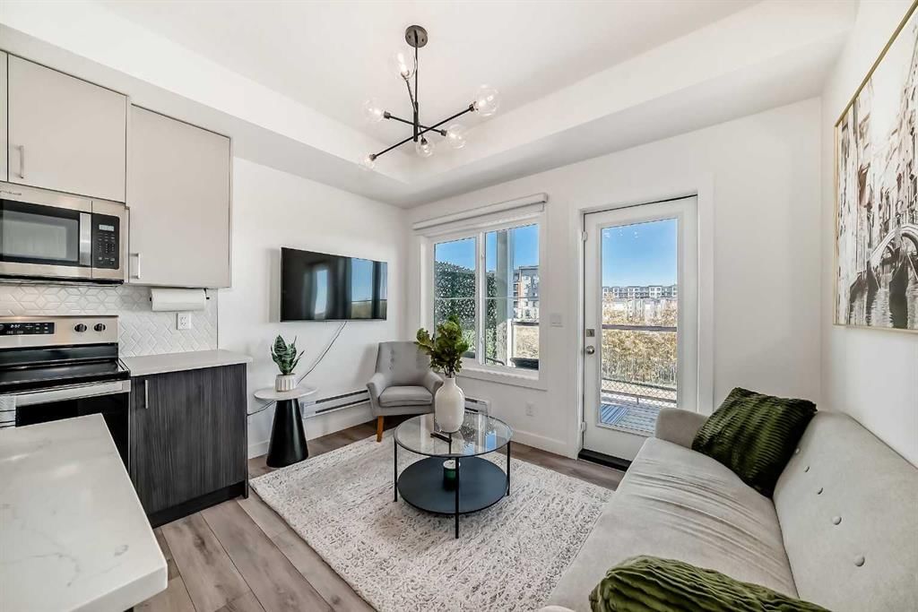35 Spring Creek Common SW, Calgary — photo 5 of 21