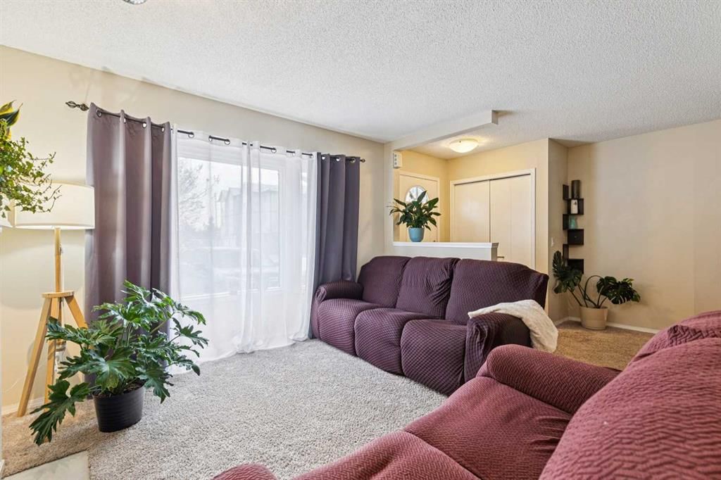 206 Cedarwood Park SW, Calgary — photo 4 of 25