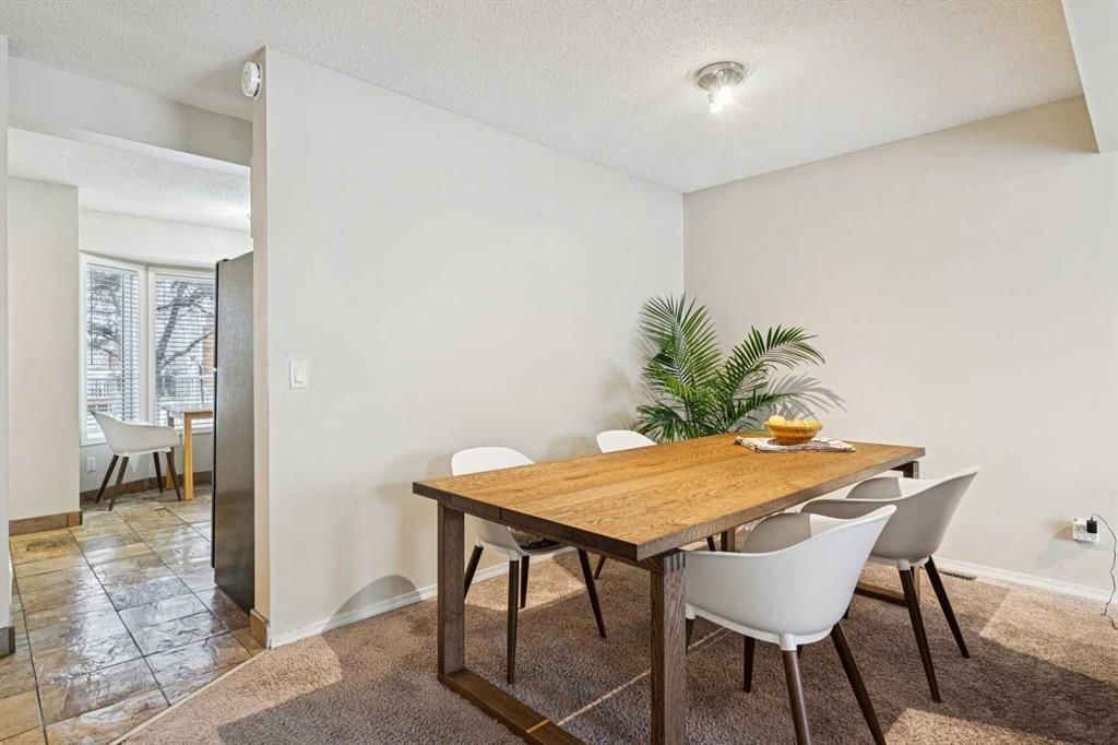 206 Cedarwood Park SW, Calgary — photo 5 of 25