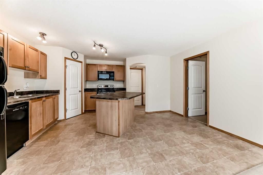 106, 20 Panatella Landing NW, Calgary — photo 5 of 38