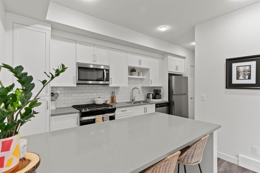 1402, 100 Walgrove Court SE, Calgary — photo 4 of 42