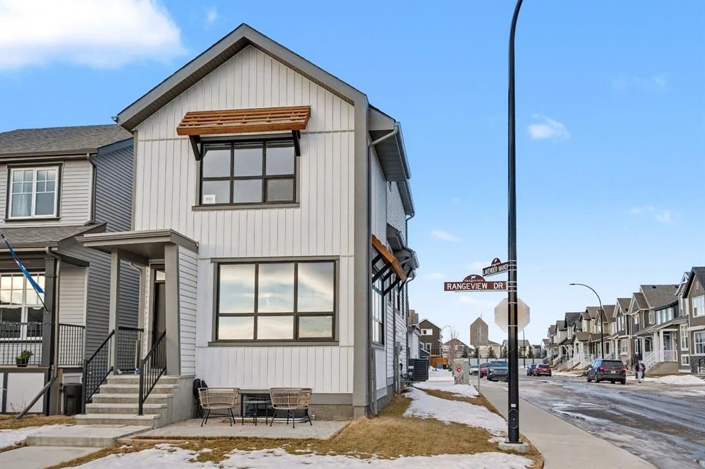1882 Rangeview Drive SE, Calgary — main listing photo