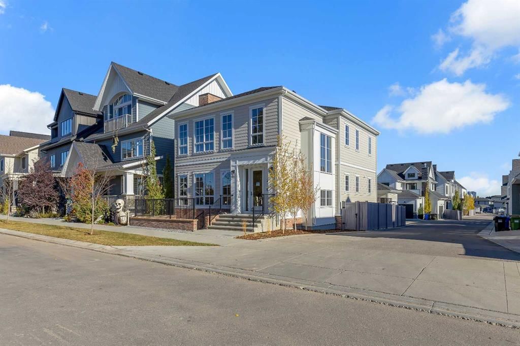 210 Alexandria Green SW, Calgary — main listing photo
