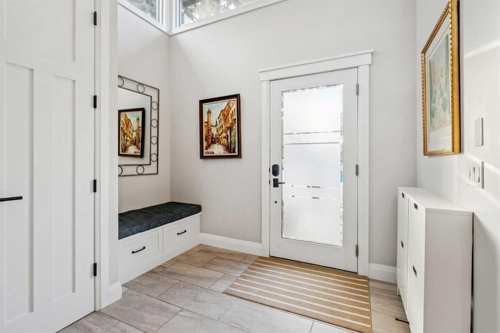 1636 Acton Avenue SW, Calgary — photo 3 of 40