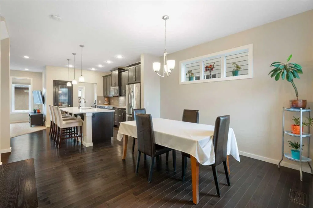 13 Marquis Place SE, Calgary — photo 4 of 39