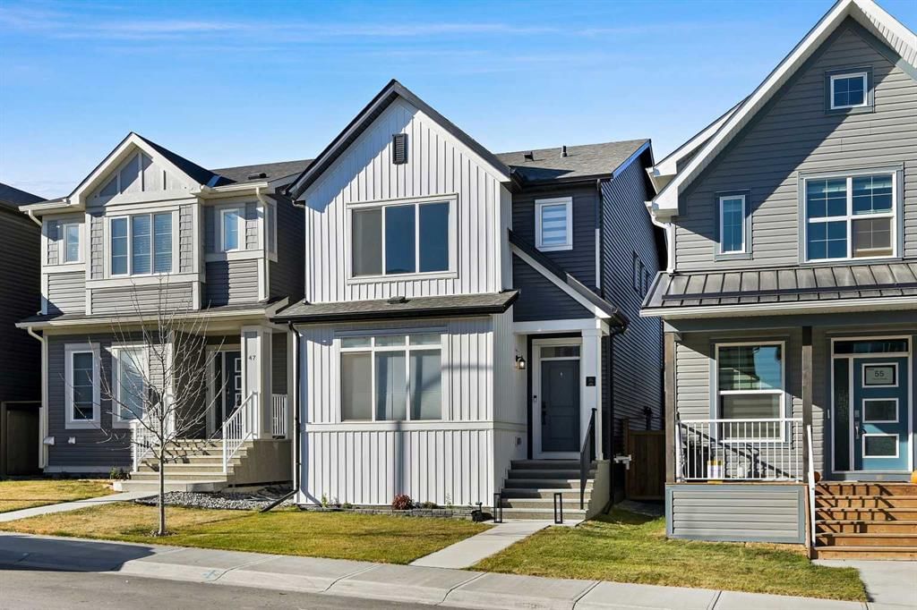 51 Herron Street NE, Calgary — main listing photo