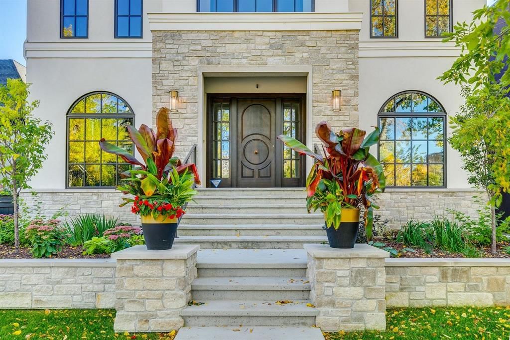 109 Roxboro Road SW, Calgary — photo 3 of 50