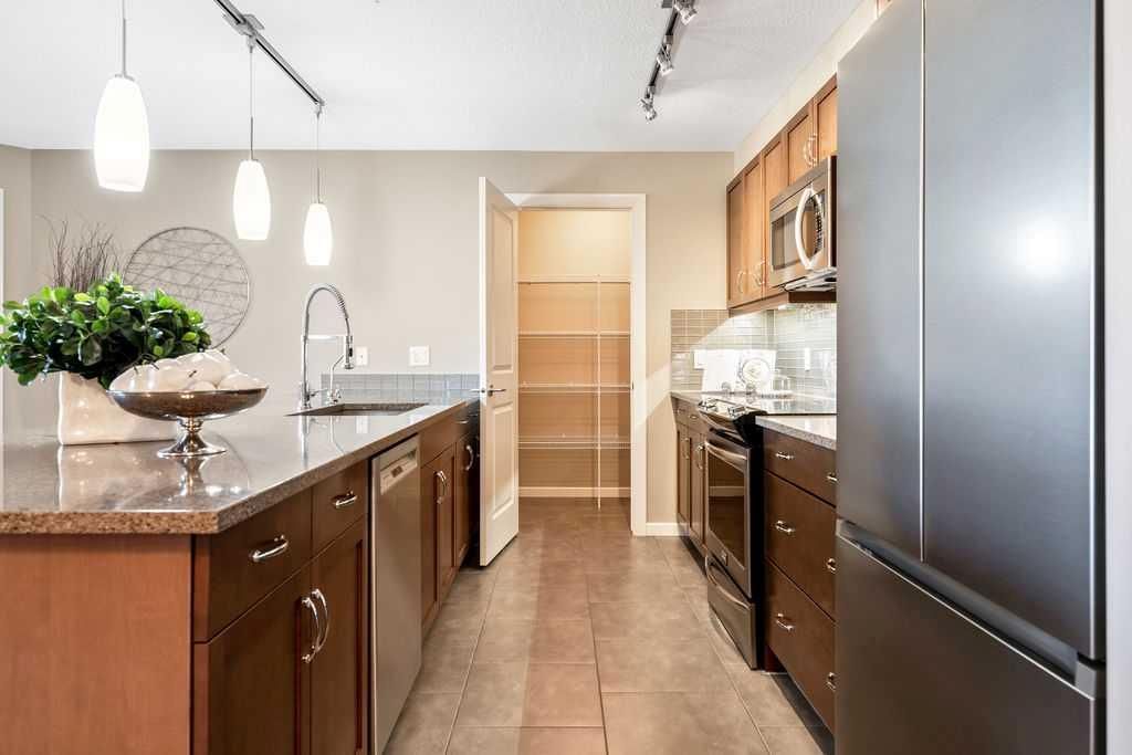 308, 103 Valley Ridge Manor NW, Calgary — photo 2 of 36
