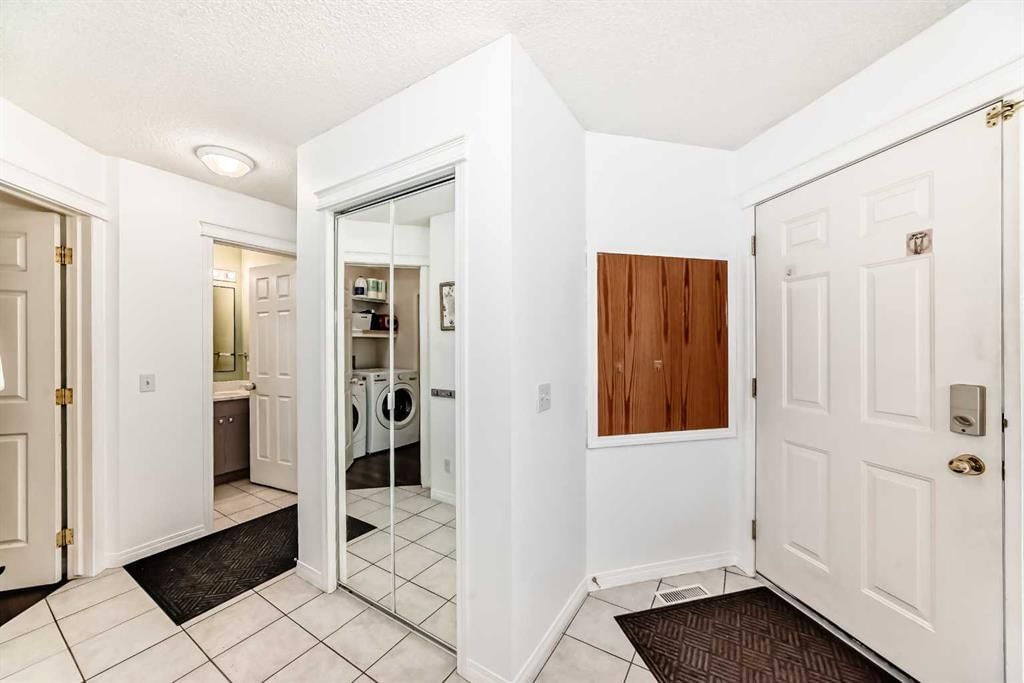 71 Millrise Square SW, Calgary — photo 3 of 35