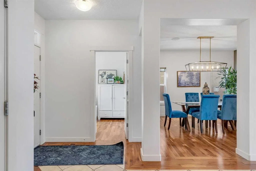 505 Discovery Ridge Boulevard SW, Calgary — photo 2 of 50