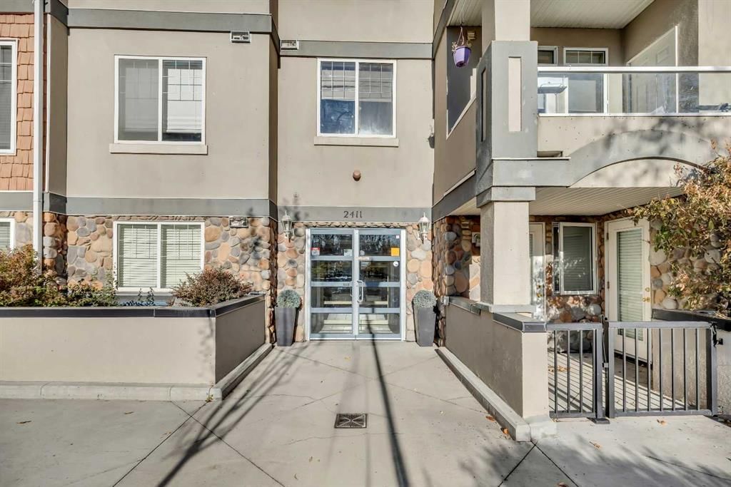 106, 2411 Erlton Road SW, Calgary — photo 5 of 38