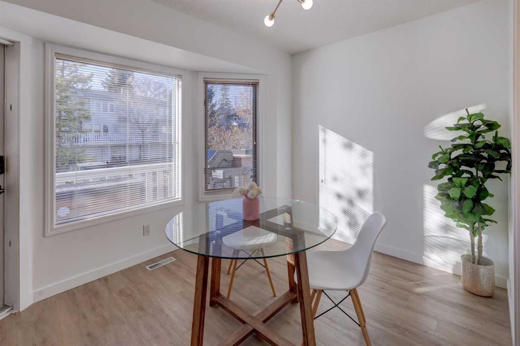 472 Killarney Glen Court SW, Calgary — photo 5 of 33