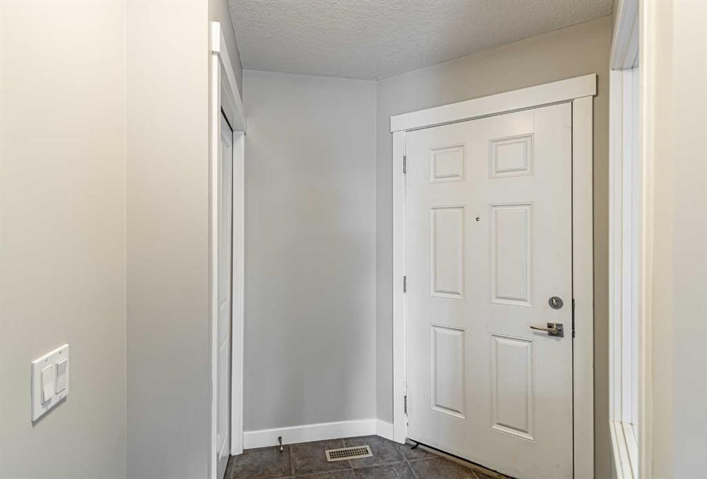173 Silverado Plains Close SW, Calgary — photo 3 of 26