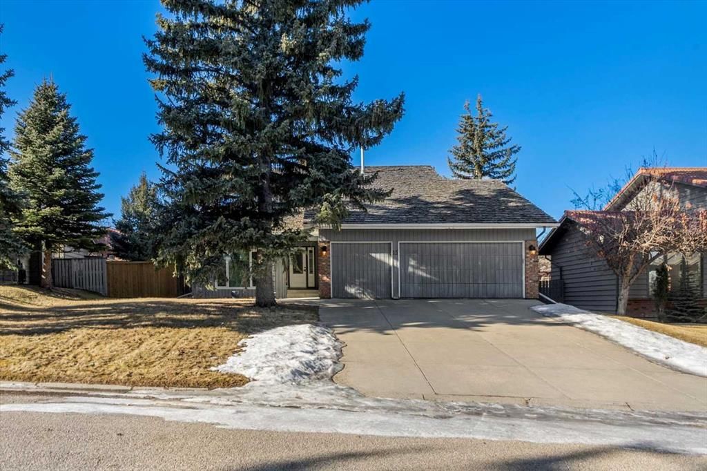 15 Oakmount Place SW, Calgary — photo 2 of 43