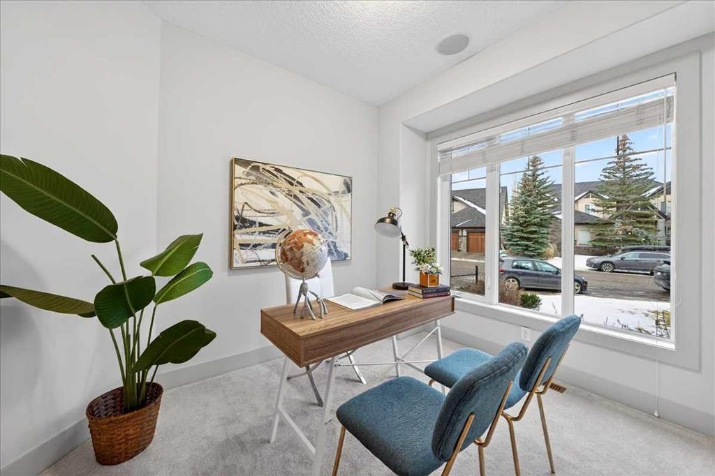 10 Discovery Ridge Way SW, Calgary — photo 5 of 45
