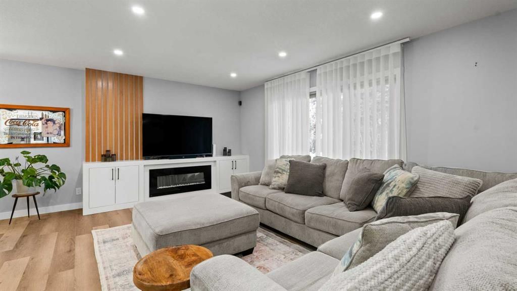 7036 Silverview Road NW, Calgary — photo 5 of 50