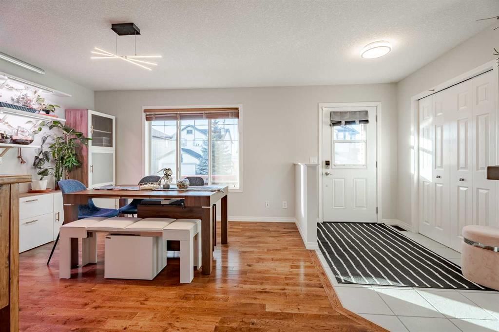 42 Bridlecrest Gardens SW, Calgary — photo 2 of 26