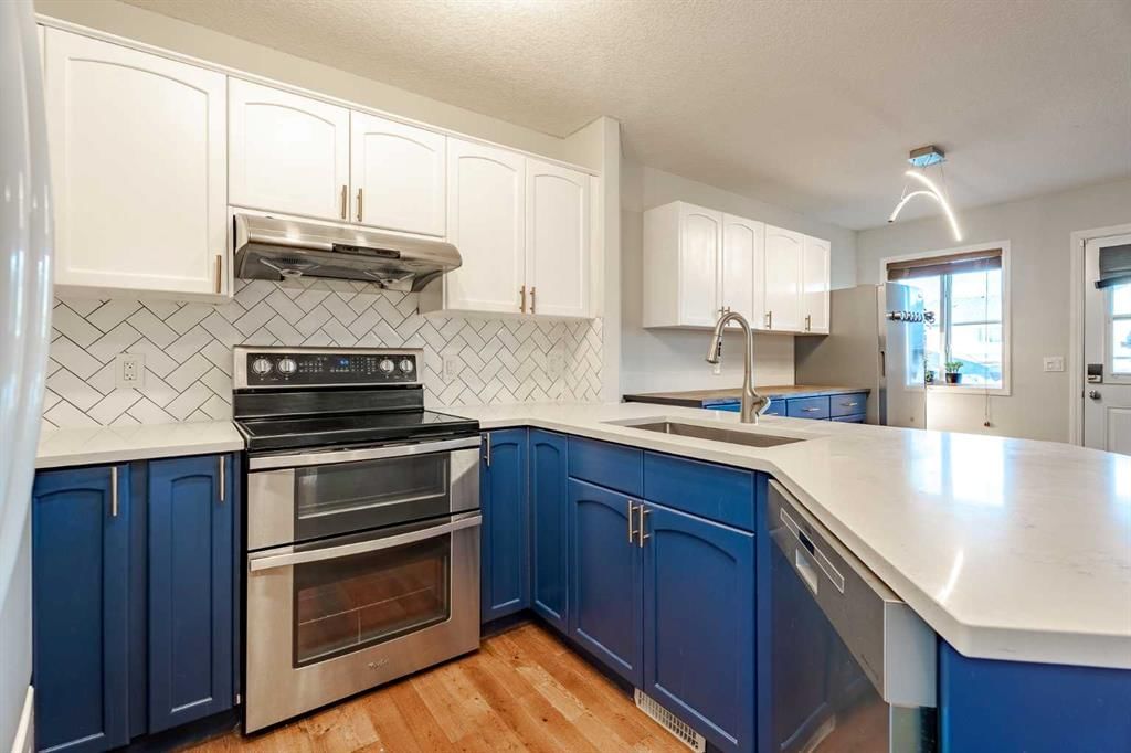 42 Bridlecrest Gardens SW, Calgary — photo 5 of 26