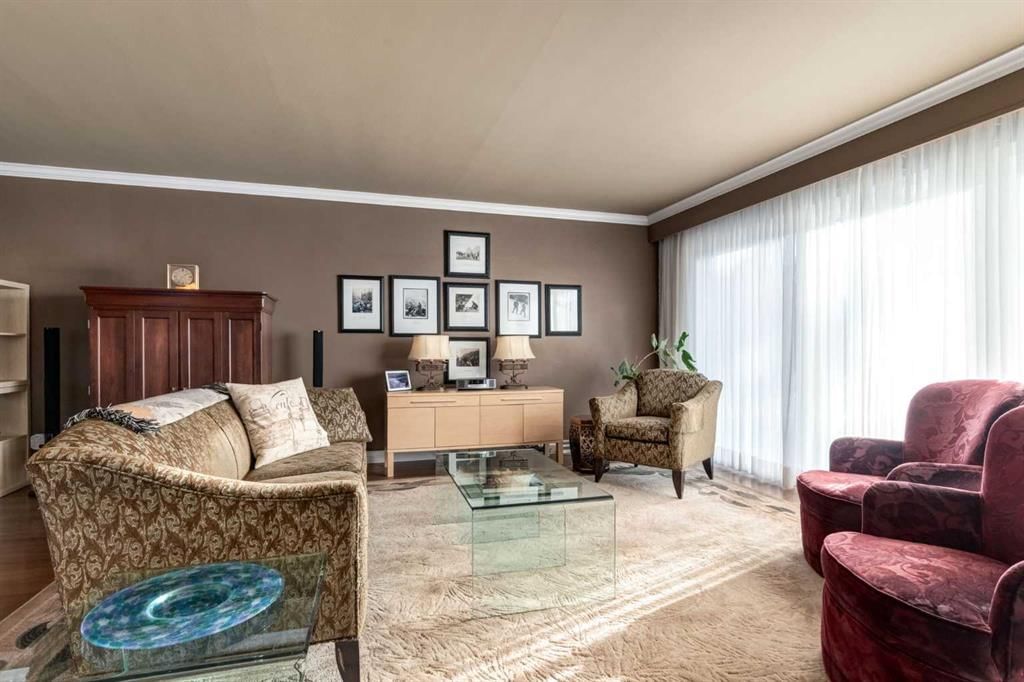 1328 Craig Road SW, Calgary — photo 4 of 50