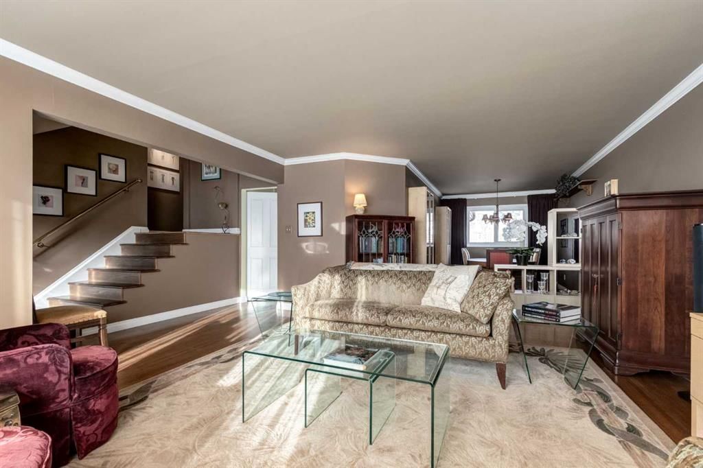 1328 Craig Road SW, Calgary — photo 5 of 50