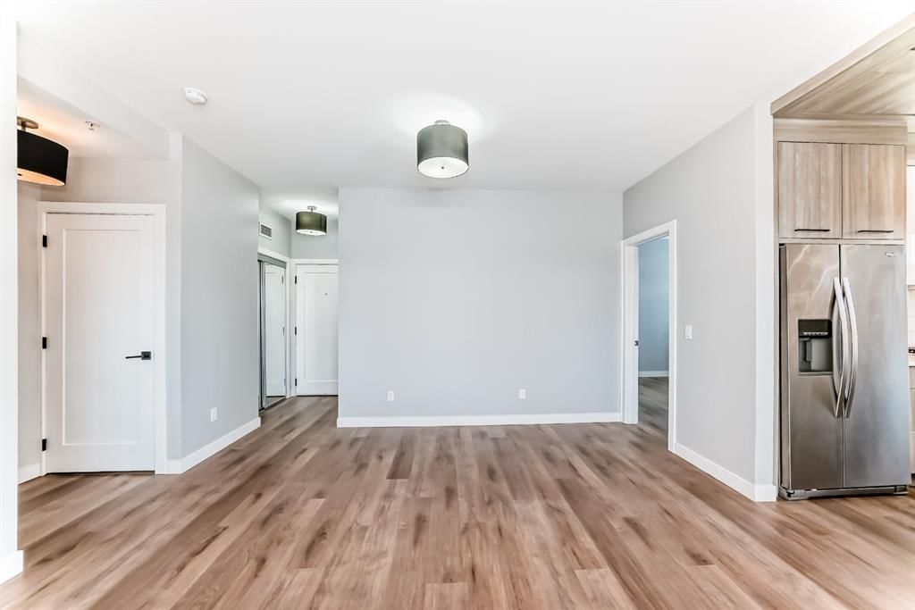 201, 2702 17 Avenue SW, Calgary — photo 2 of 24