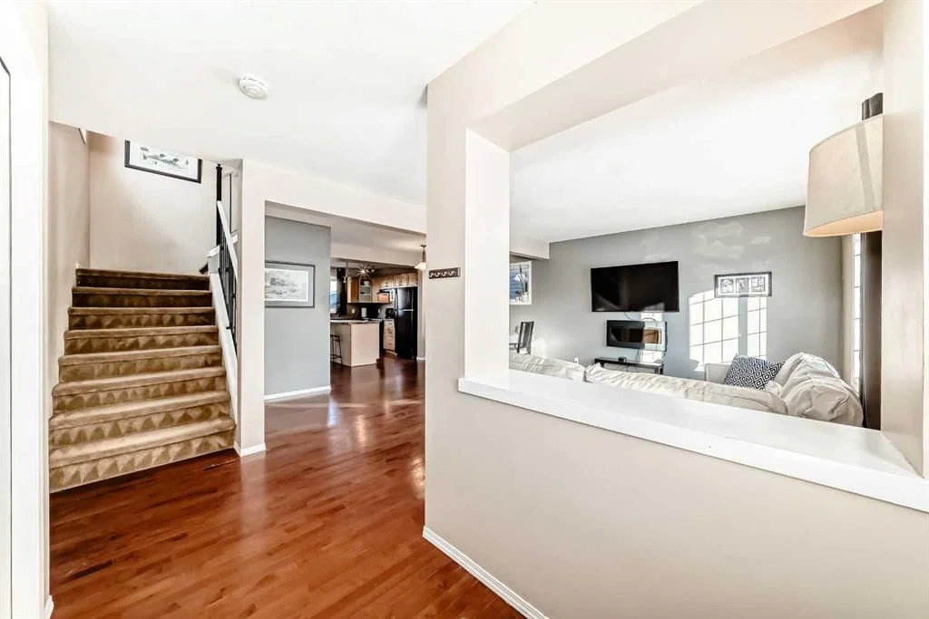 47 Bridlecrest Road SW, Calgary — photo 3 of 39