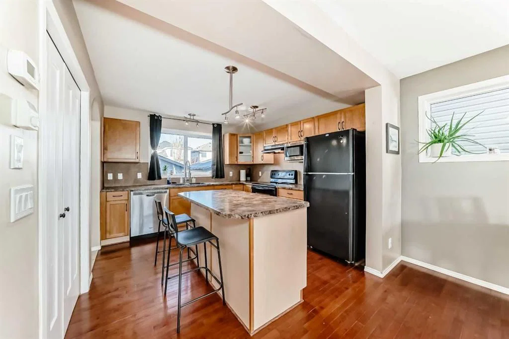 47 Bridlecrest Road SW, Calgary — photo 4 of 39
