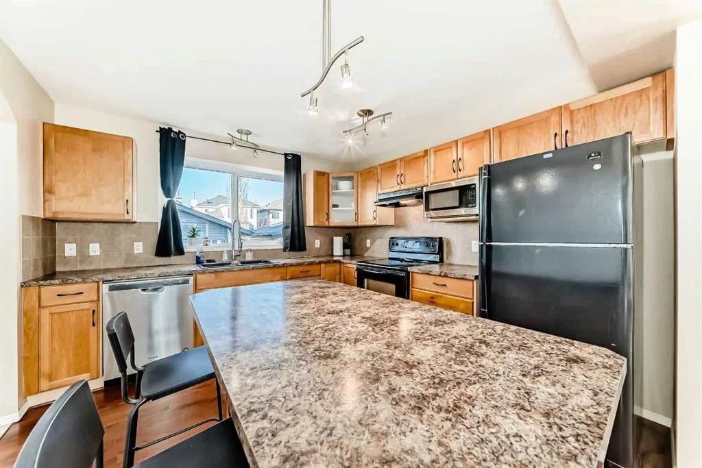 47 Bridlecrest Road SW, Calgary — photo 5 of 39