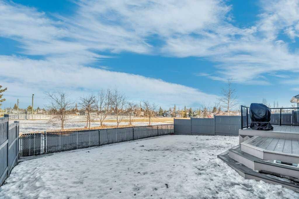 44 Douglas Shore Close SE, Calgary — photo 3 of 46
