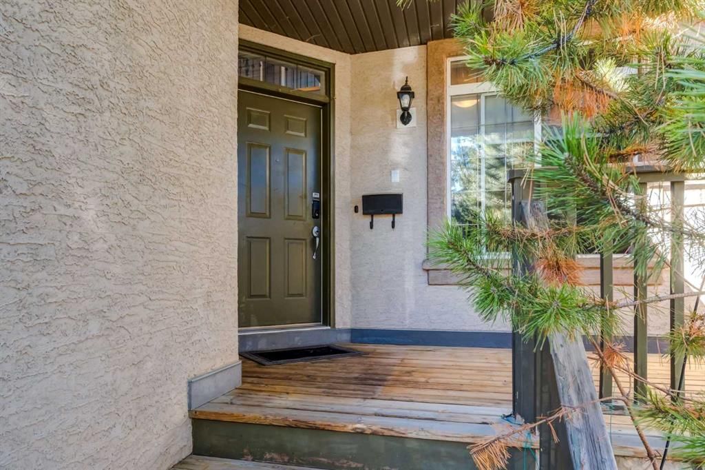 10 Chapala Road SE, Calgary — photo 2 of 42