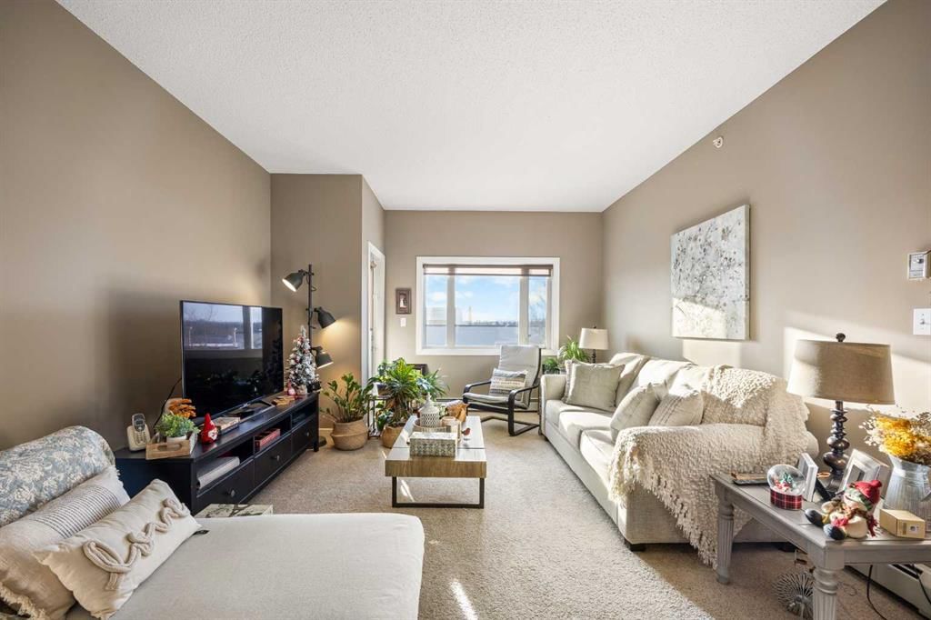 431, 11 Millrise Drive SW, Calgary — photo 4 of 36