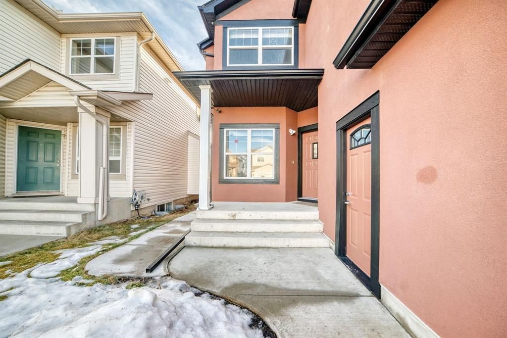 70 Martha's Meadow Close NE, Calgary — photo 3 of 50