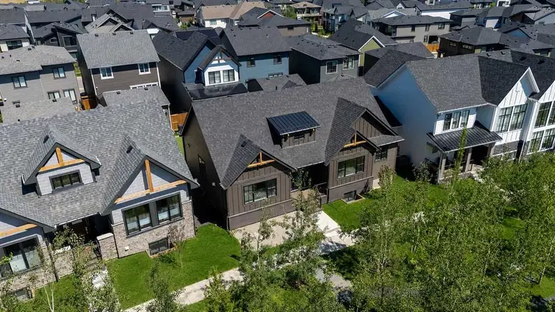 90 Treeline Gardens SW, Calgary — photo 3 of 49