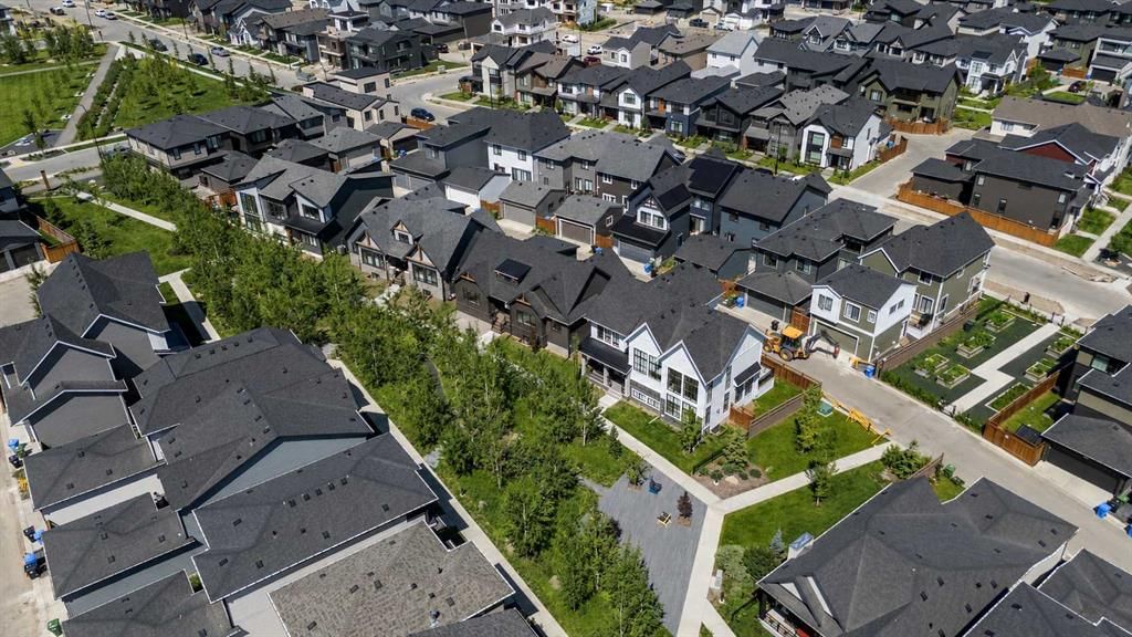 90 Treeline Gardens SW, Calgary — photo 4 of 49