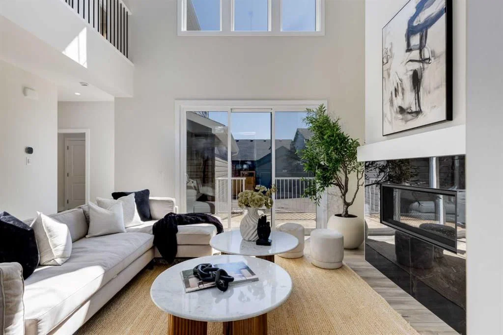 48 Treeline Lane SW, Calgary — photo 4 of 50