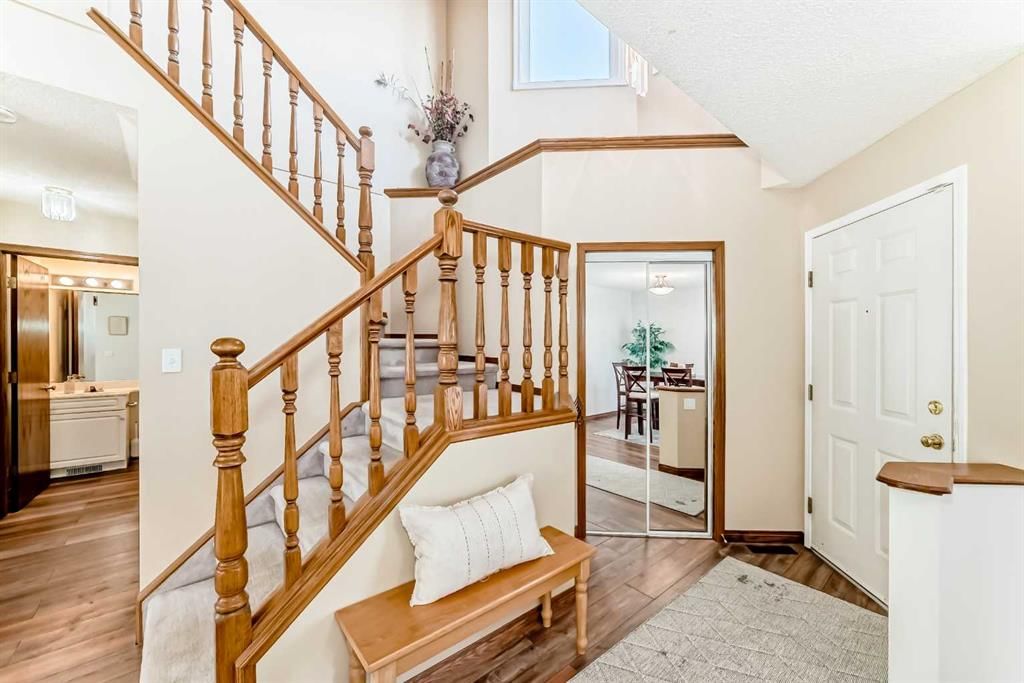 205 Patterson Hill SW, Calgary — photo 4 of 50