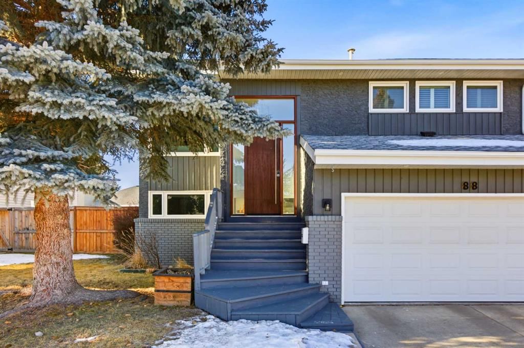 88 Woodfield Crescent SW, Calgary — photo 2 of 48