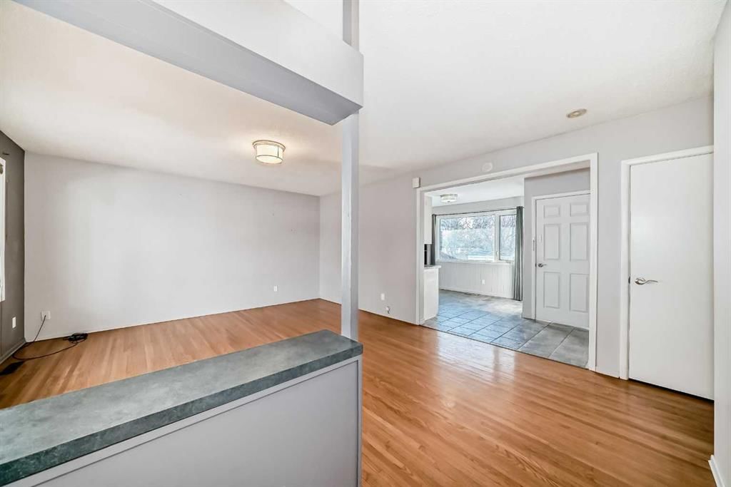 611 Meota Road NE, Calgary — photo 3 of 49